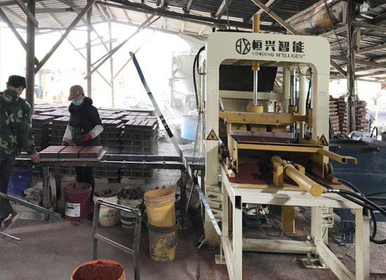 免燒磚機(jī)彩色路面磚 QT3-15型水泥磚機(jī)